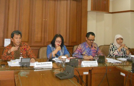 Waspadai Hewan Pembawa Virus Ebola, Ketahui Gejala Klinisnya